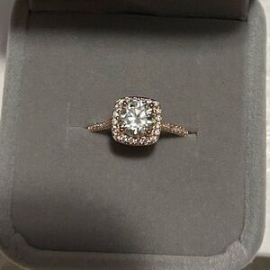 NEW- 1ct Moissanite Ring- size 6